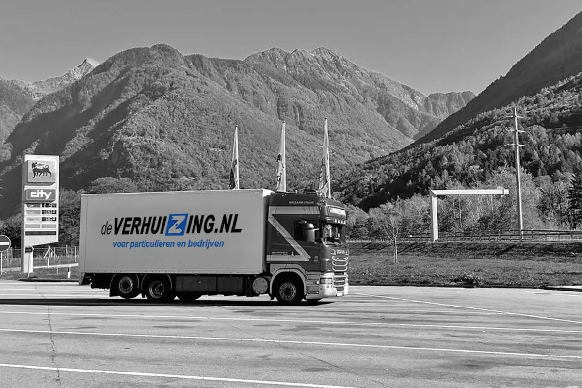 Renault Master bakwagen voor bedrijfspand — zakelijke inboedel